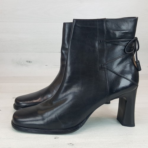 Apostrophe Rudi Women's 9.5 Black Leather Zipper Bootie Heels w Bows NEW 88406 - Picture 6 of 12