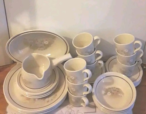 Vintage Royal Doulton Lambethware "Florinda" 34-teiliges Geschirrset um 1980