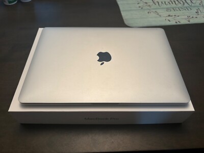 2017 MacBook Pro 13'' Intel Core i5 8GB RAM 128GB SSD