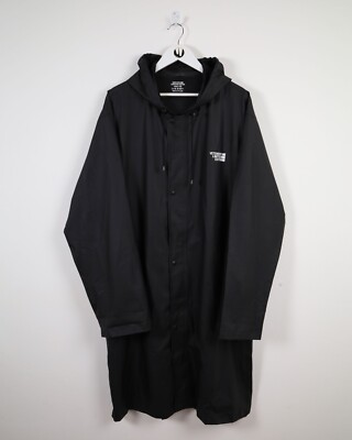 VETEMENTS Big Logo Limited Edition Regenmantel