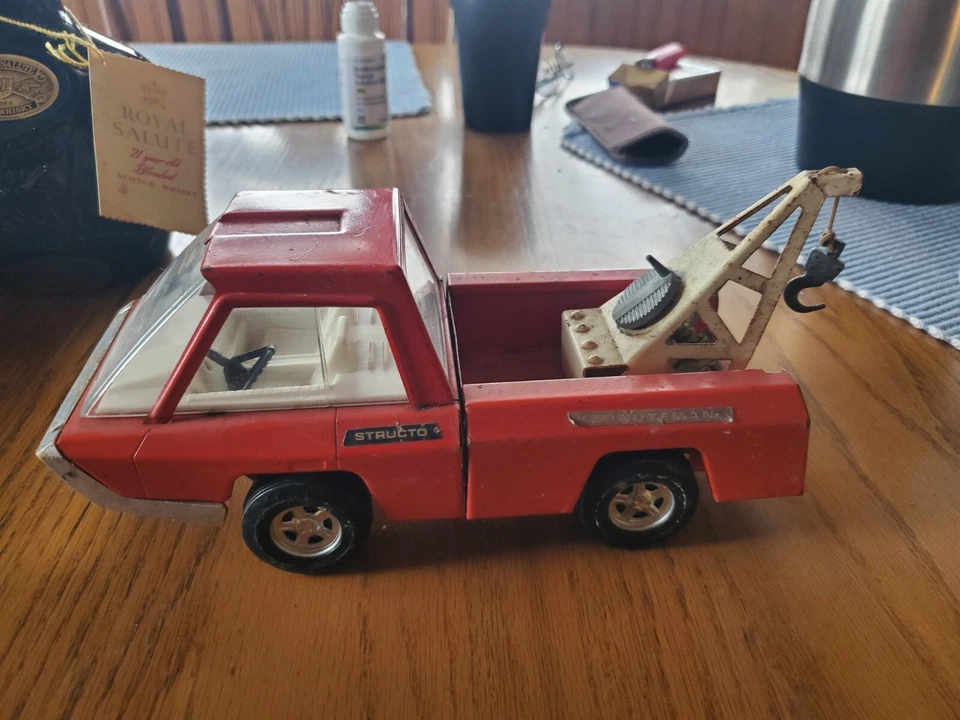 Vintage 1960’s STRUCTO Tow Wrecker Truck 10” Minuteman Pressed Steel, Orange - Image 3 of 4