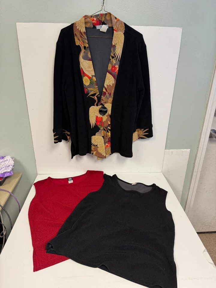 Chaqueta Moonlight by Y&S L negra estampado asiático floral manga 3/4 + tops con capucha x2 Foto 2 de 4