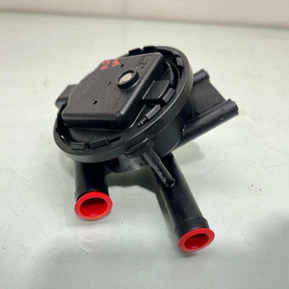 2013 - 2018 AUDI Q5 ТОПЛИВНЫЙ ПАР КАНИСТРА ФИЛЬТР И НАСОС ОБНАРУЖЕНИЯ И КРОНШТЕЙН OEM - Изображение 3 из 4