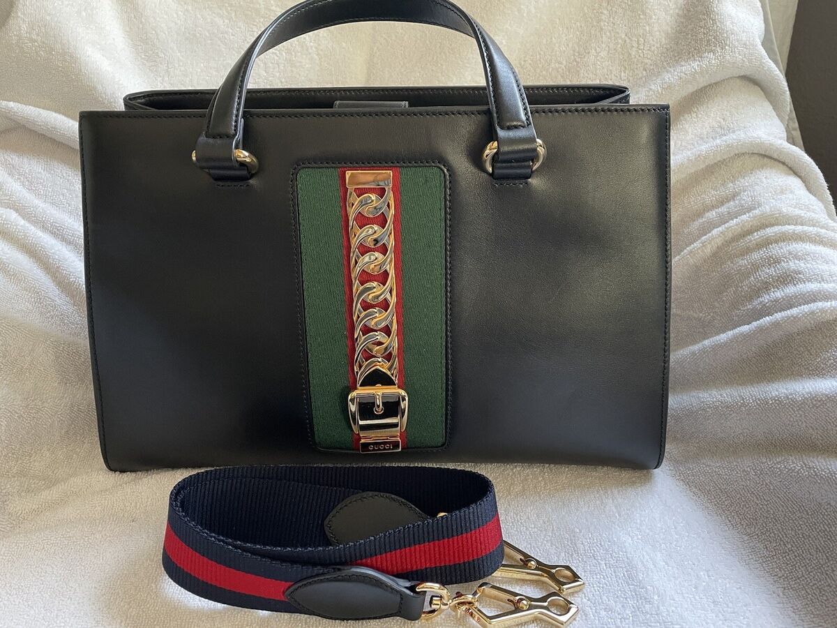 Gucci Large Borsa Sylvie Bag