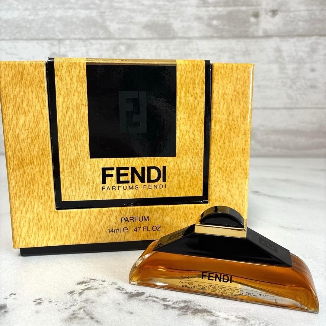 新品未使用　FENDI PARFUM フェンディ　パルファム　香水　14ml h FENDI PARFUM 14ml. 0.47floz Vintage Rare Bottle Discontinued