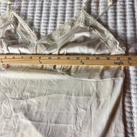 Vintage Ivory Lace Satin Bust Full Slip Nylon Blend Lingerie  Size M 1970s&ndash;1980s