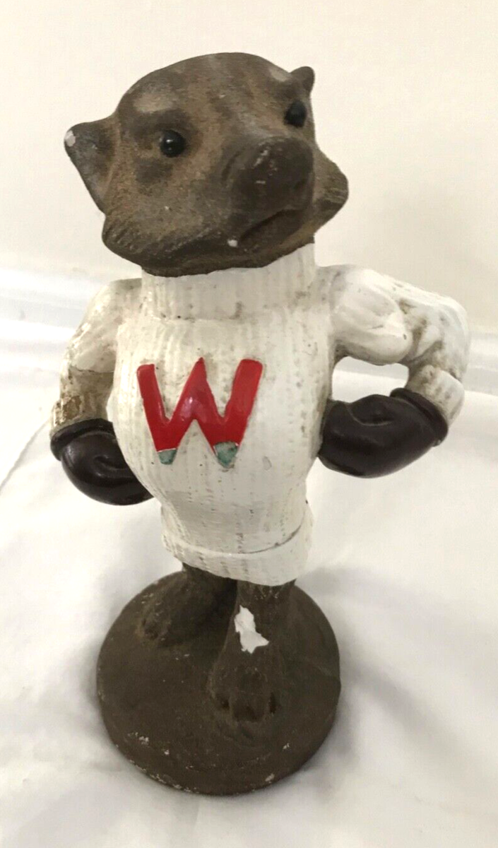 1940's -50's Wisconsin Badgers 9.5