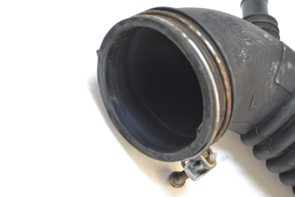 Lexus IS220d Air Intake Pipe Tube 17881-26070 2006 RHD 2272778 - Image 3 of 4