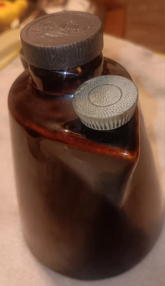 Jarra de agua Moonshine Wiskey de cerámica de gres marrón EE. UU. Icelip Ewer MCM Foto 4 de 4