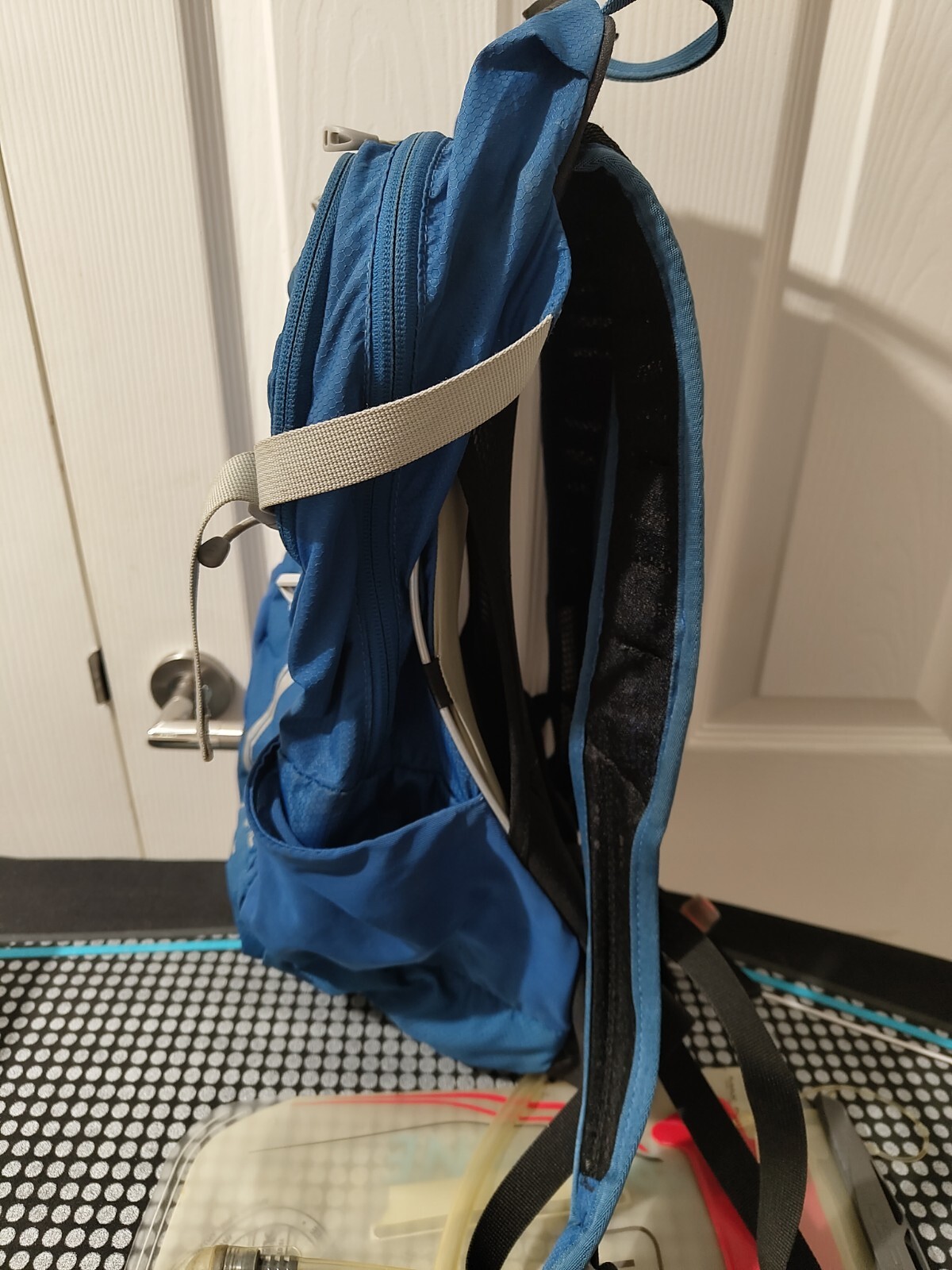 Osprey Syncro 15l Size Large With Raincover And Water Bladder eBay