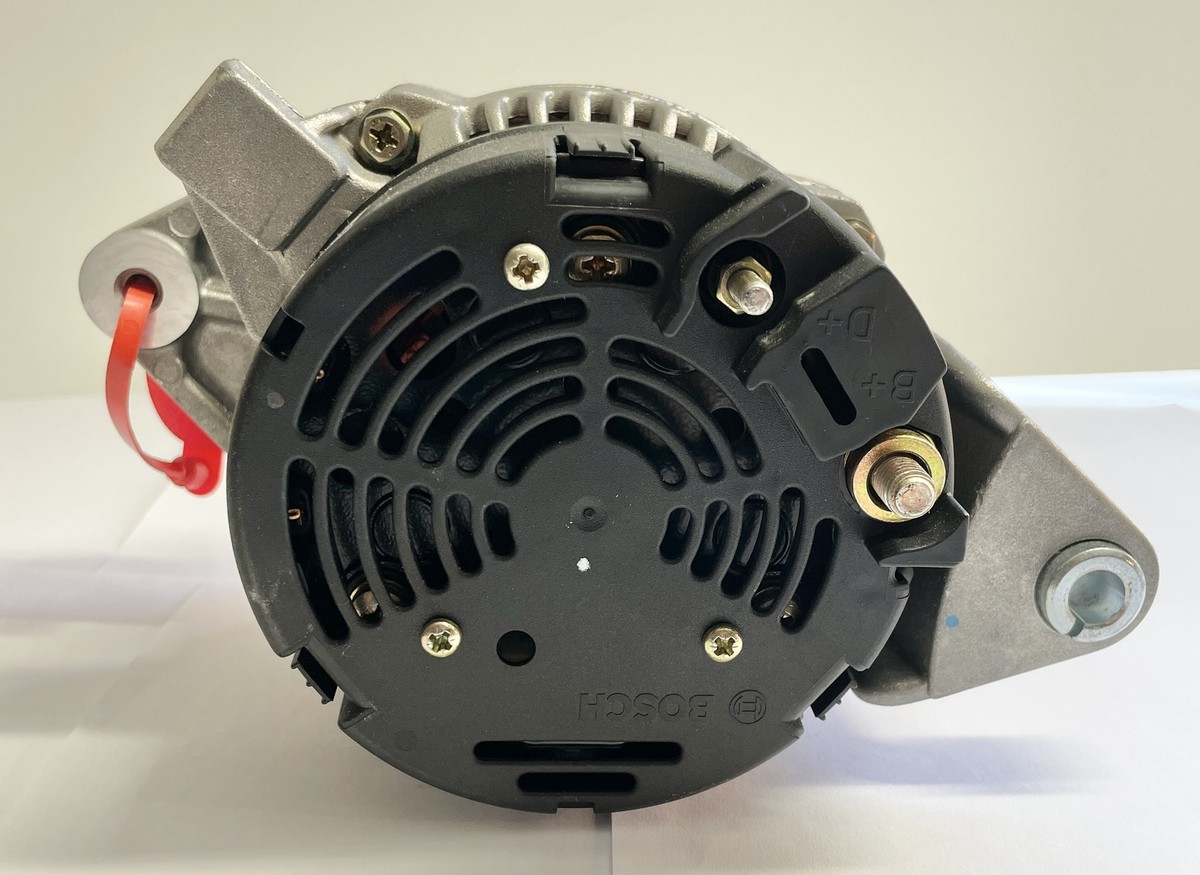 Bosch 0986039570 Lichtmaschine 14V 70A passend für Opel 0123110005 