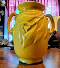 RARE Vintage Mid Century Yellow Spring Flowers USA Vase * Read Description *