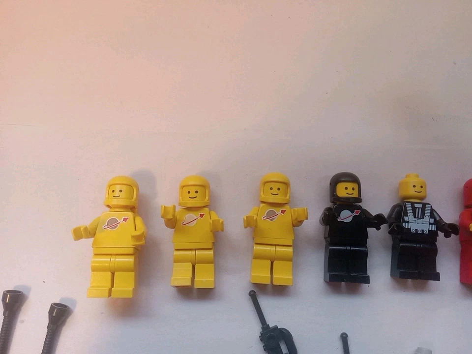 Lote de 6 Minifiguras LEGO Espaciales de Colección Rojo Amarillo Blacktron Piezas Impresas + +  Foto 2 de 4