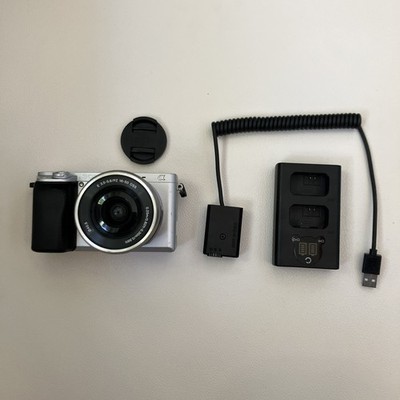 Sony Alpha 6300 Digitalkamera mit E PZ 16-50mm F3,5-5,6 OSS Objektiv - Silber 