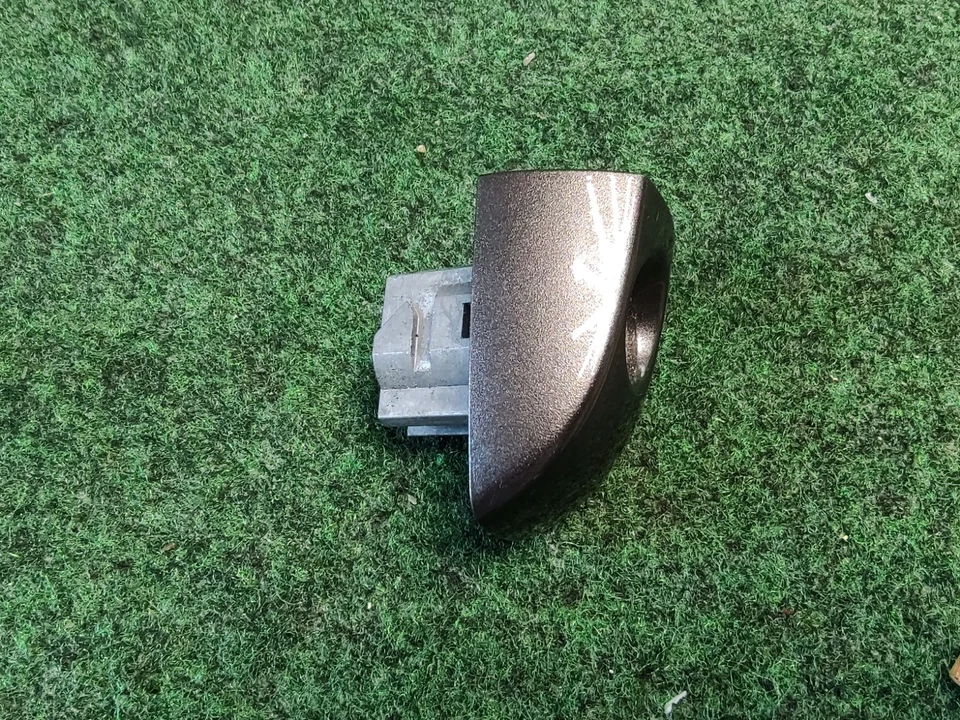 Manija de la puerta del conductor delantero izquierdo Chrysler 300 2011-2022 llave OEM gris 2M9 Foto 4 de 4