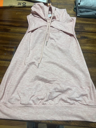 Hooded Sleeveless Tank - Picture 2 of 2