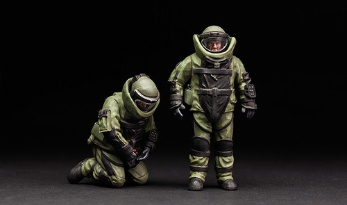 Meng HS003 1/35 US Sprengstoff Entsorgung Spezialisten & Roboter Montage Modell - Bild 6 von 8