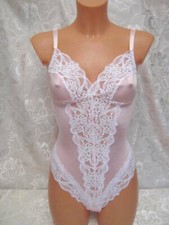 Posten mit Sexy Spitzen Bodys AUTUMN LEAF Rosa Wei&szlig;