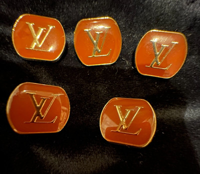 5 HELLBRAUNE & GOLD LOUIS VUITTON KNÖPFE GESTEMPELT QUADRATISCH -ISH LV LOGO 19mmx15mm