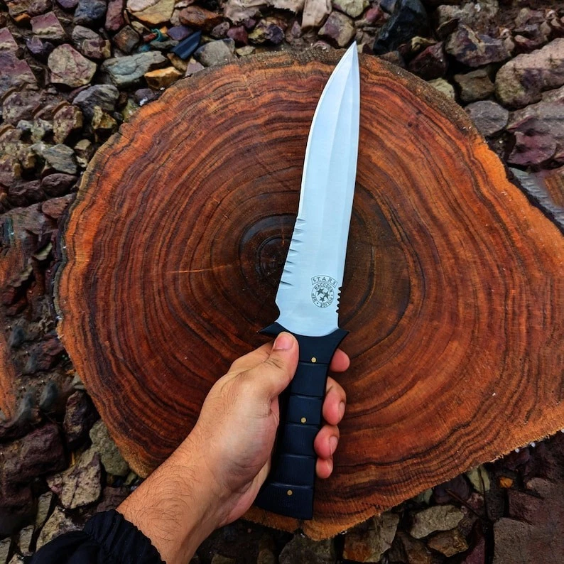 Cuchillo réplica RE4 personalizado hecho a mano D2 acero FullTang Resident Evil 4 Leon Kennedy Foto 2 de 4