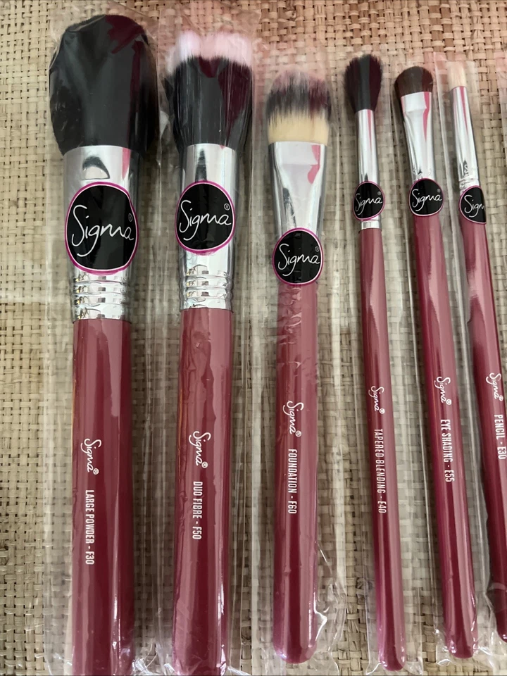 Sigma Beauty Make Me Blush Essential Travel Brush Set Kit & Cup Holder 11 Brush - Imagem 4 de 4