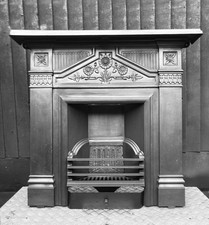 RESTORED ANTIQUE CAST IRON FIREPLACE FIRE INSERT VICTORIAN / EDWARDIAN THE DAISY