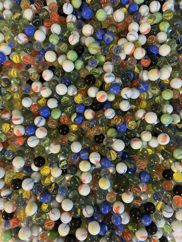 Marbles Lot Offf 500 Pieces - Image 1 of 4