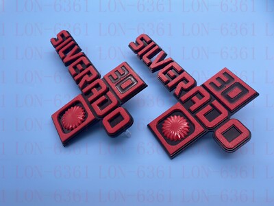 Par De Emblemas Laterales Plateados Para Camiones Chevrolet Silverado 30 (1981-1987)