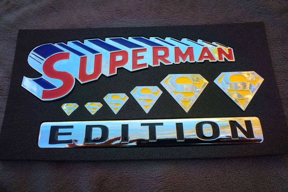 CALCOMANÍA DE CAMIÓN COSECHADORA INTERNACIONAL HÉROE EMBLEMA EDICIÓN SUPERMAN PARA TODOS LOS AUTOS Foto 2 de 4