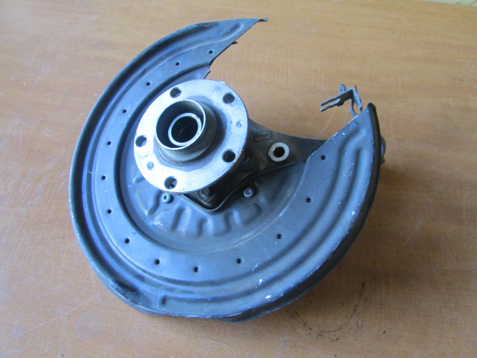 Bentley Continental GT 05  - LH Rear Steering Hub / Knuckle / Spindle / Bearing