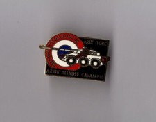 pin's armée cinquantenaire arme blindée cavalerie 1942 92 (EGF doré) AMX 10 RC