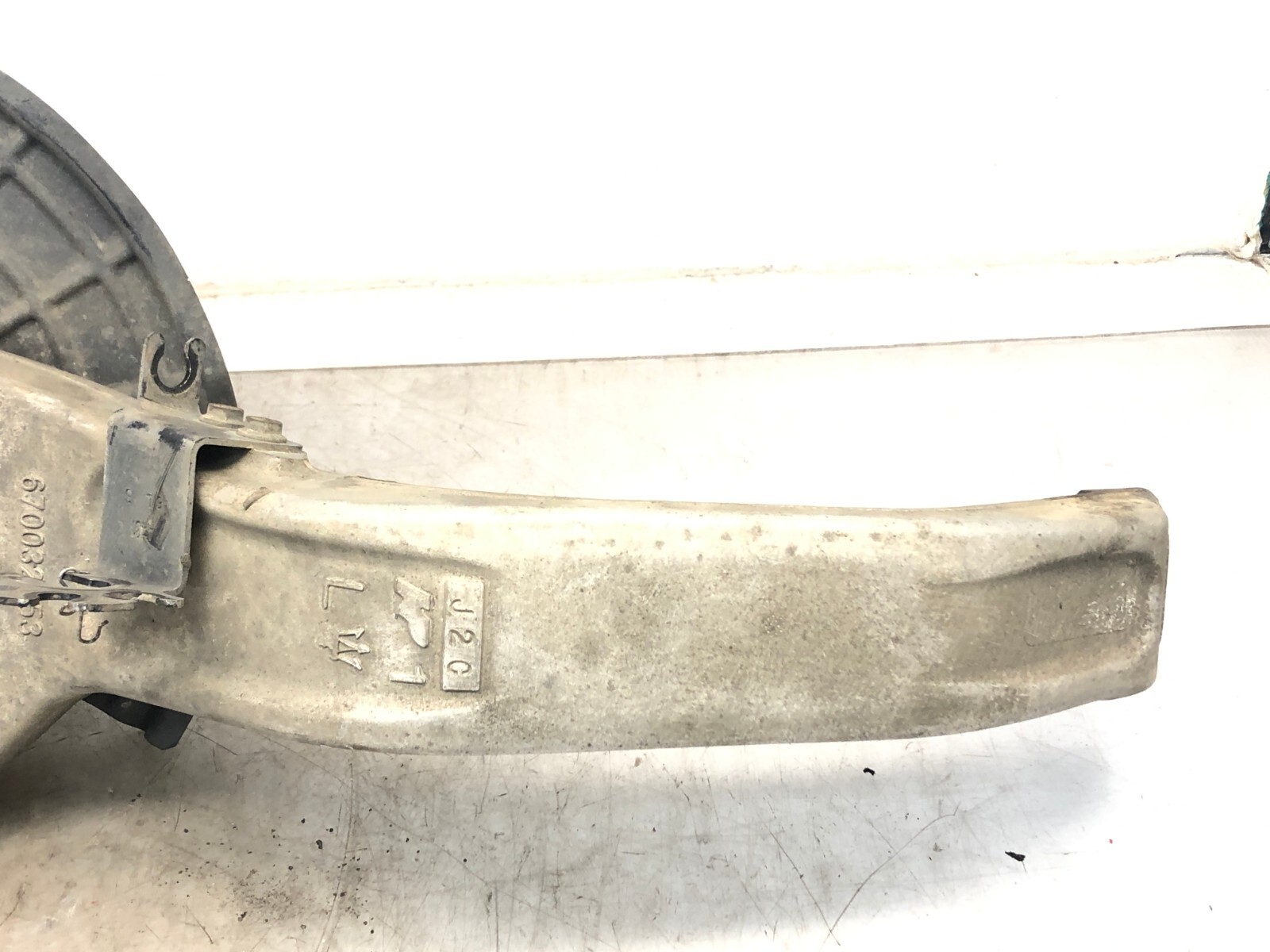 2017-2020 MASERATI LEVANTE AWD LEFT DRIVER FRONT SPINDLE KNUCKLE HUB OEM