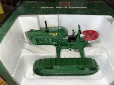 Oliver OC-3 Crawler Tractor Die Cast 1/16 Scale Ertl 13007 Green - 2000