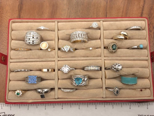 Vintage-Now Costume Fashion Jewelry Rings 25 Piece Mix Tone Crafters Ring Lot 13