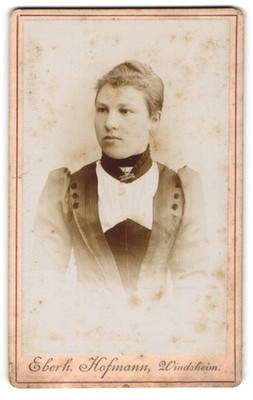 Photograph Boar. Hofmann, Windsheim, young lady in dress with stand-up collar 