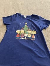 Charlie Brown peanuts short sleeved Christmas T-shirt adult medium