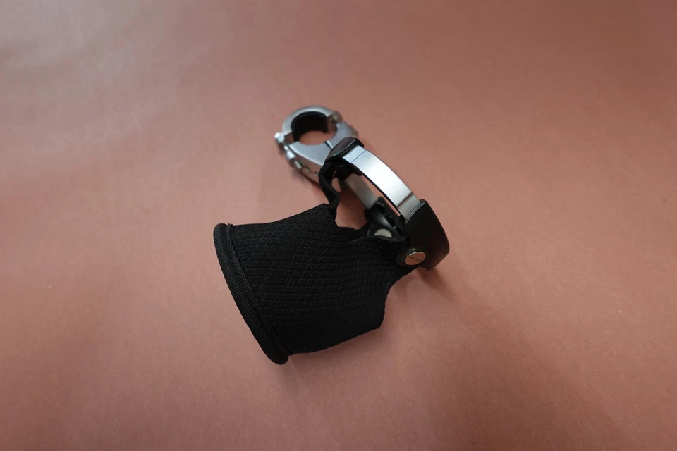 Harley Davidson Fat Bob FXFBS 114 2018-2024 portavasos manillar ajustable Foto 2 de 4