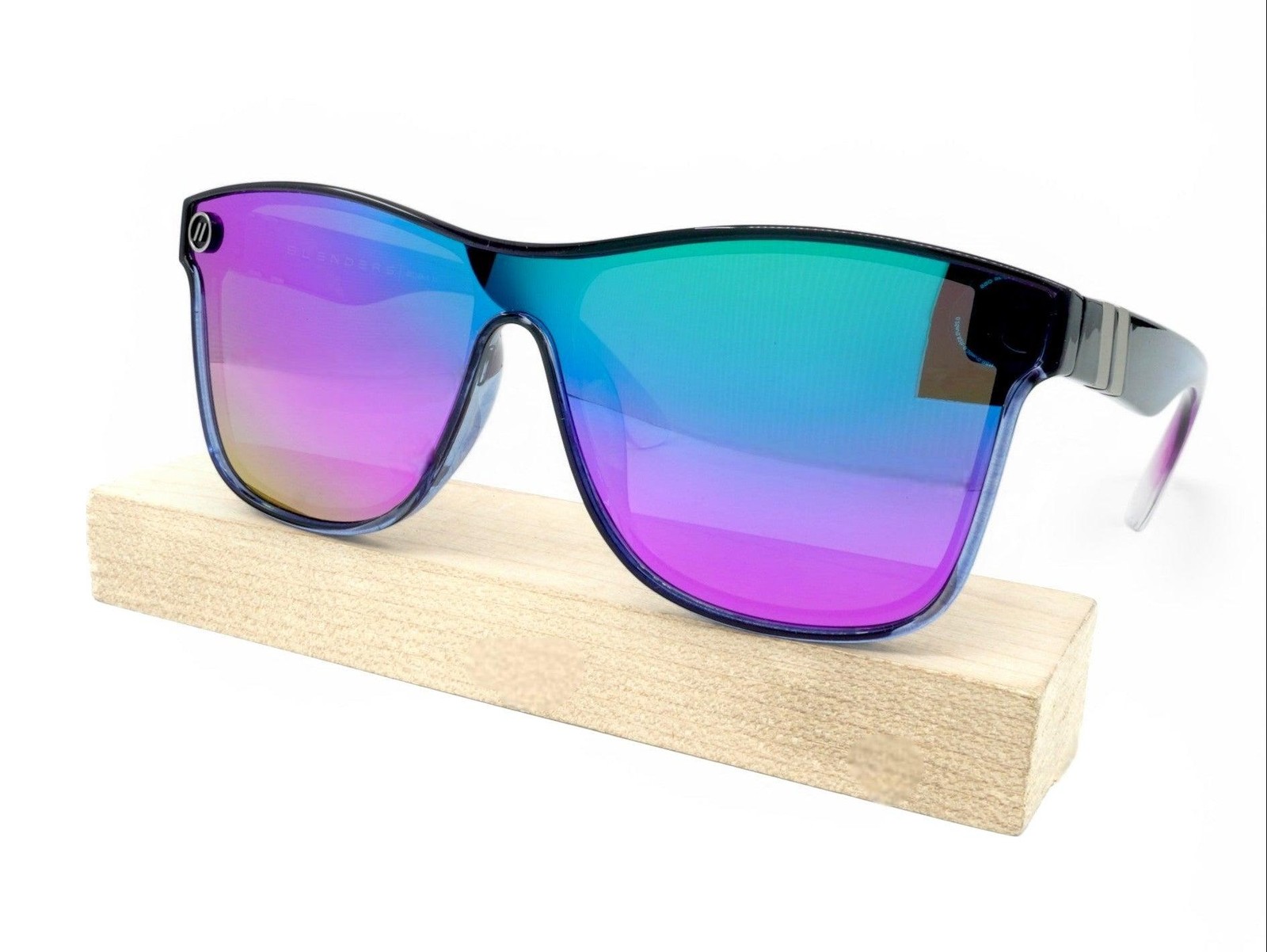 BE3314 Unisex Blenders Black Forest Polarized Sunglasses 7790₽