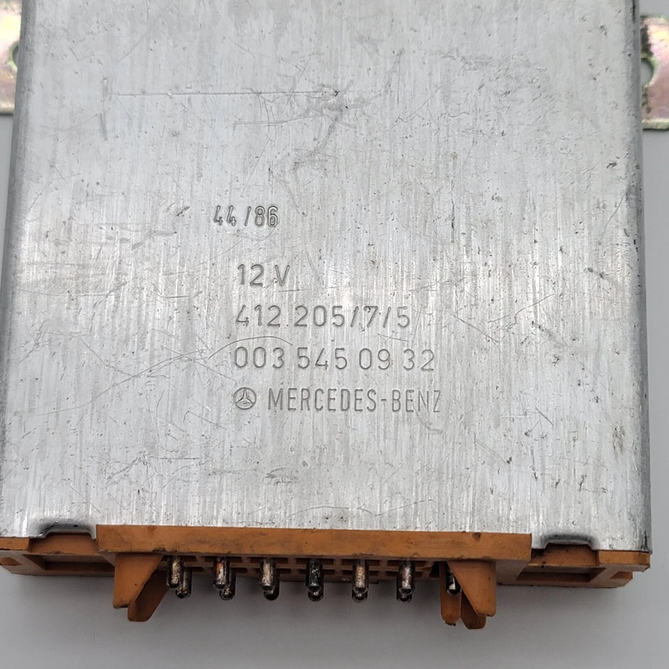 1986 1987 1988 1989 1990 1991 1992 Mercedes-Benz 300E módulo de controle 0035450932 - Imagem 4 de 4