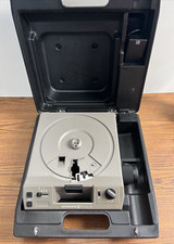 Kodak Ektagraphic III A Slide Projector with case and wireless remote