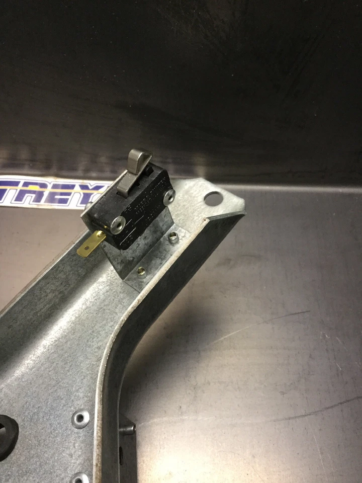 NEW, TRANE, PLT03312, SIZE 42 BACKPLATE, ELECTRIC CONTROL. (12G-1) - Image 4 of 4