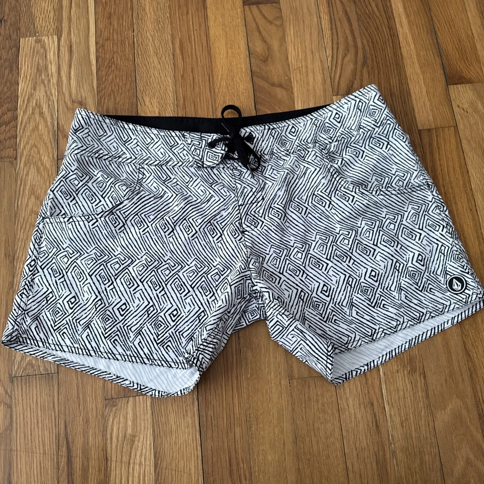 Volcom Urban Tribe Boardshort Boardie Stretch White Black Size 14 - Image 2 of 4