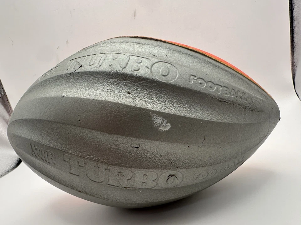 Винтажный NERF TURBO футбол, серебро и красный, 1989 Parker Brothers - Изображение 3 из 4