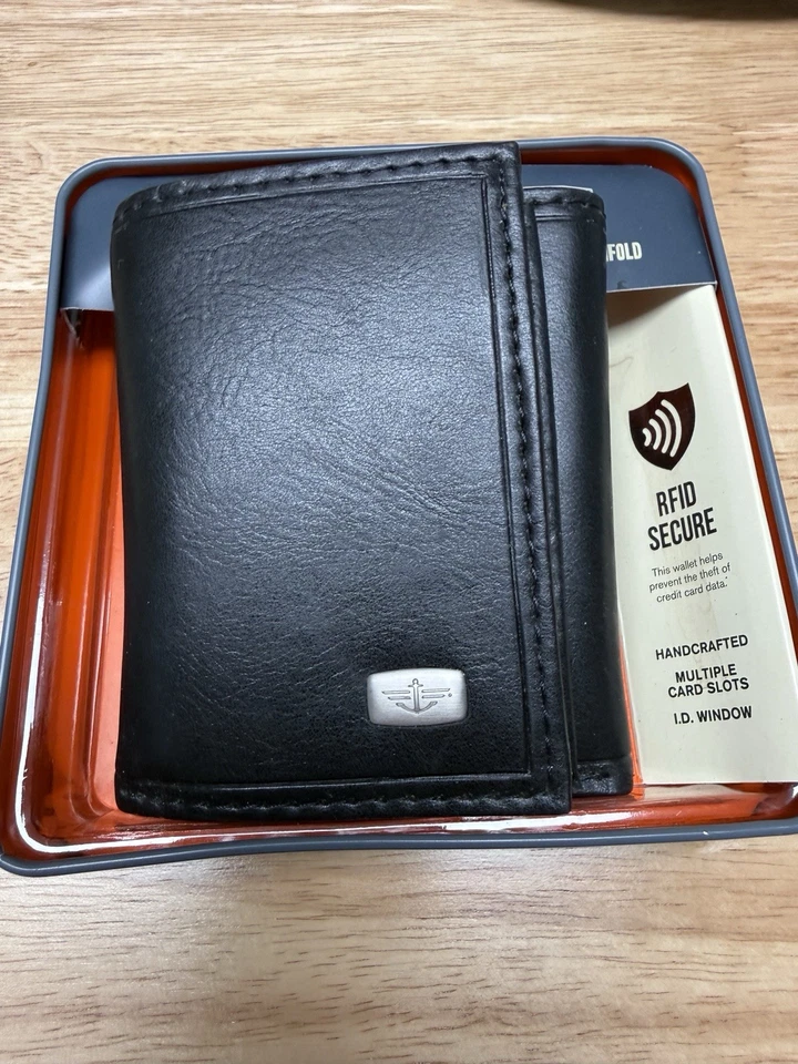 Cartera de cuero Dockers para hombre capacidad extra perfil delgado triple pliegue Foto 2 de 4