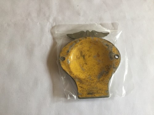 AA Badge. Older style in good condition. Suits Austin A35 Minor Hillman Rover P4 - Picture 2 of 2