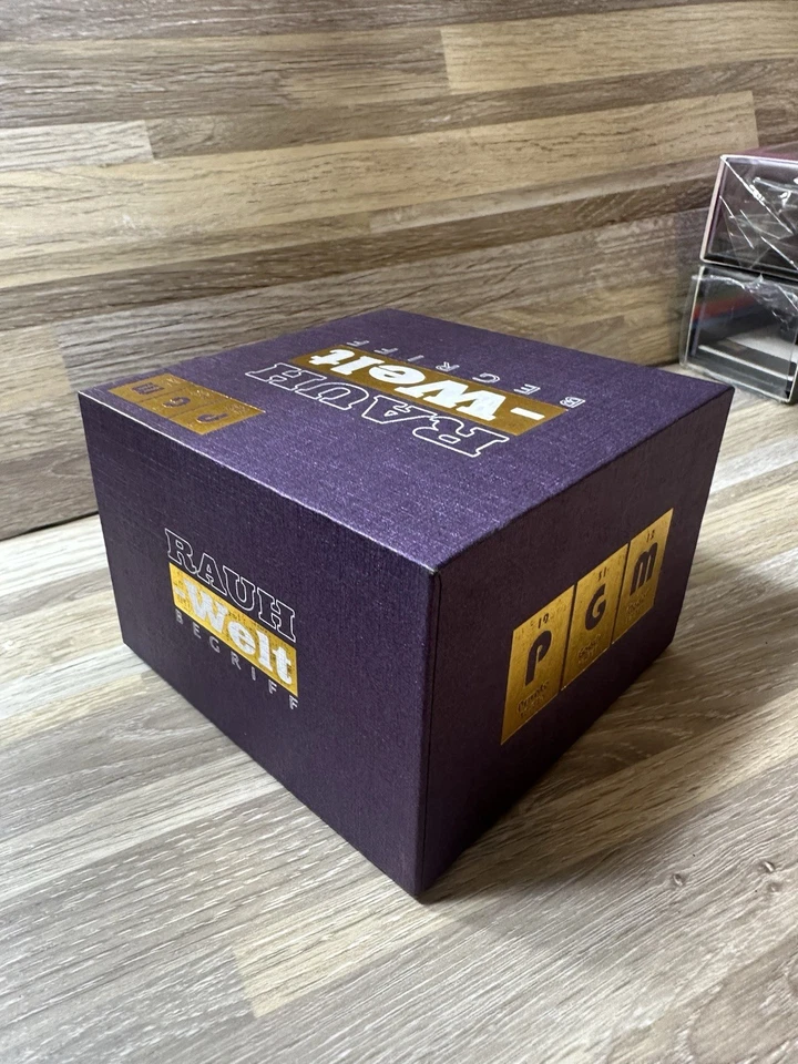 1/64 PGM Porsche RWB 911 930 Purple Zweite Entwicklung Luxury Version #258/999 - Image 2 of 4