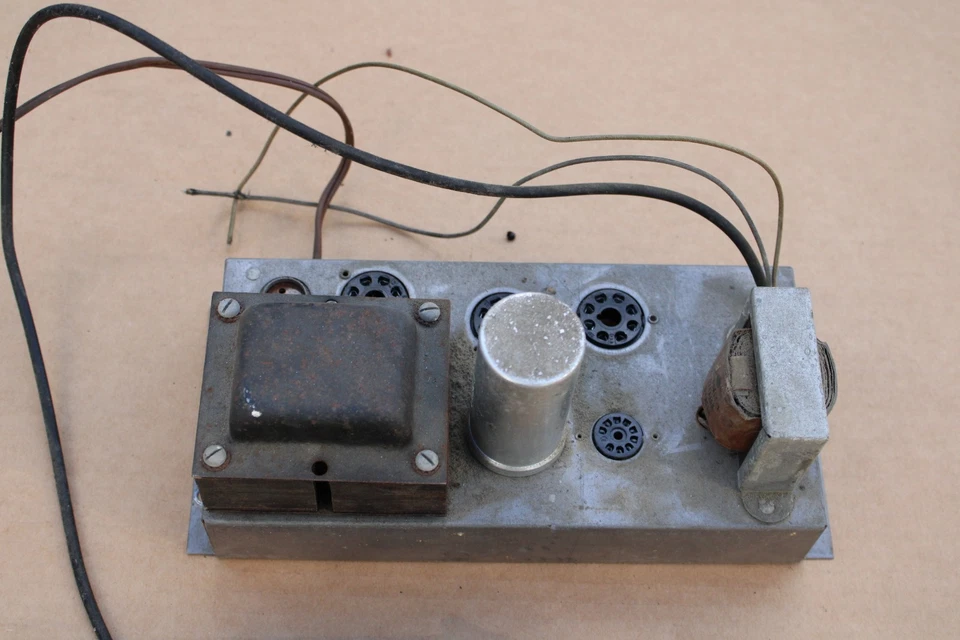 Amplificador de tubo Sylvania 1957 chasis 6V6 12AX7 5Y3GT consola amplificador o guitarra hágalo usted mismo Foto 2 de 4