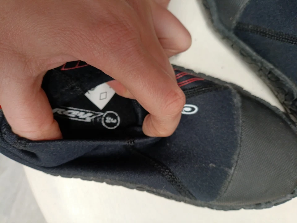 Osprey Water Shoes Size 3 - Image 2 of 4