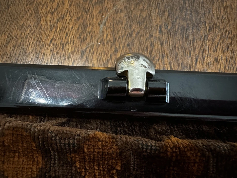 VINTAGE S.M. Co. BROWN Velour CLUTCH HANDBAG Bakelite-Like Lucite Frame/Clasp  - Image 3 of 4