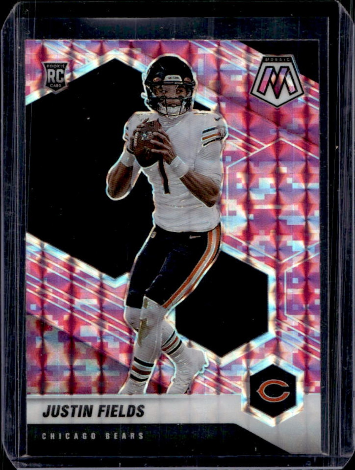 2021 Mosaic Justin Fields RC Prizm Camo Pink Rookie #304 Bears